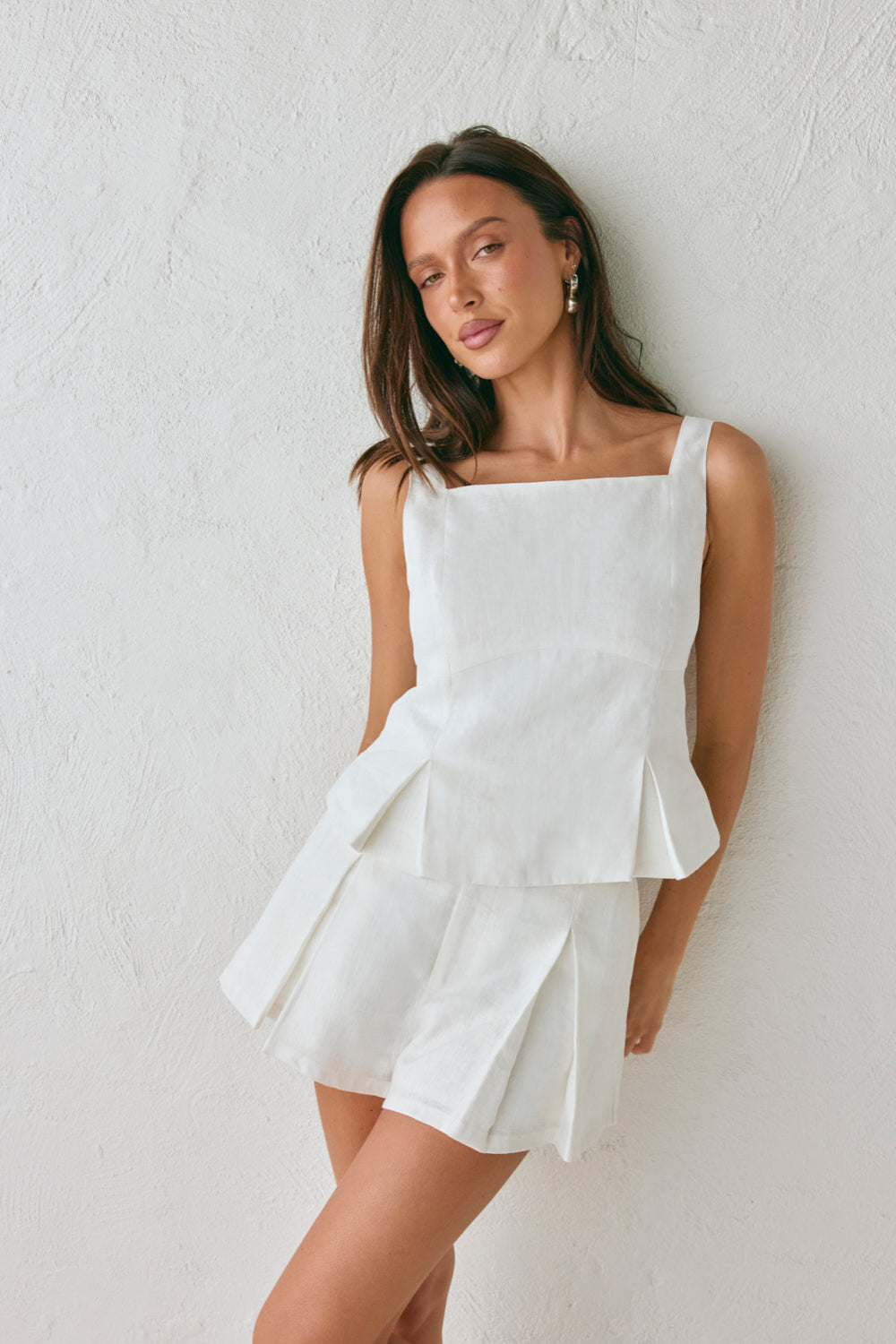 Nela Linen Shorts White