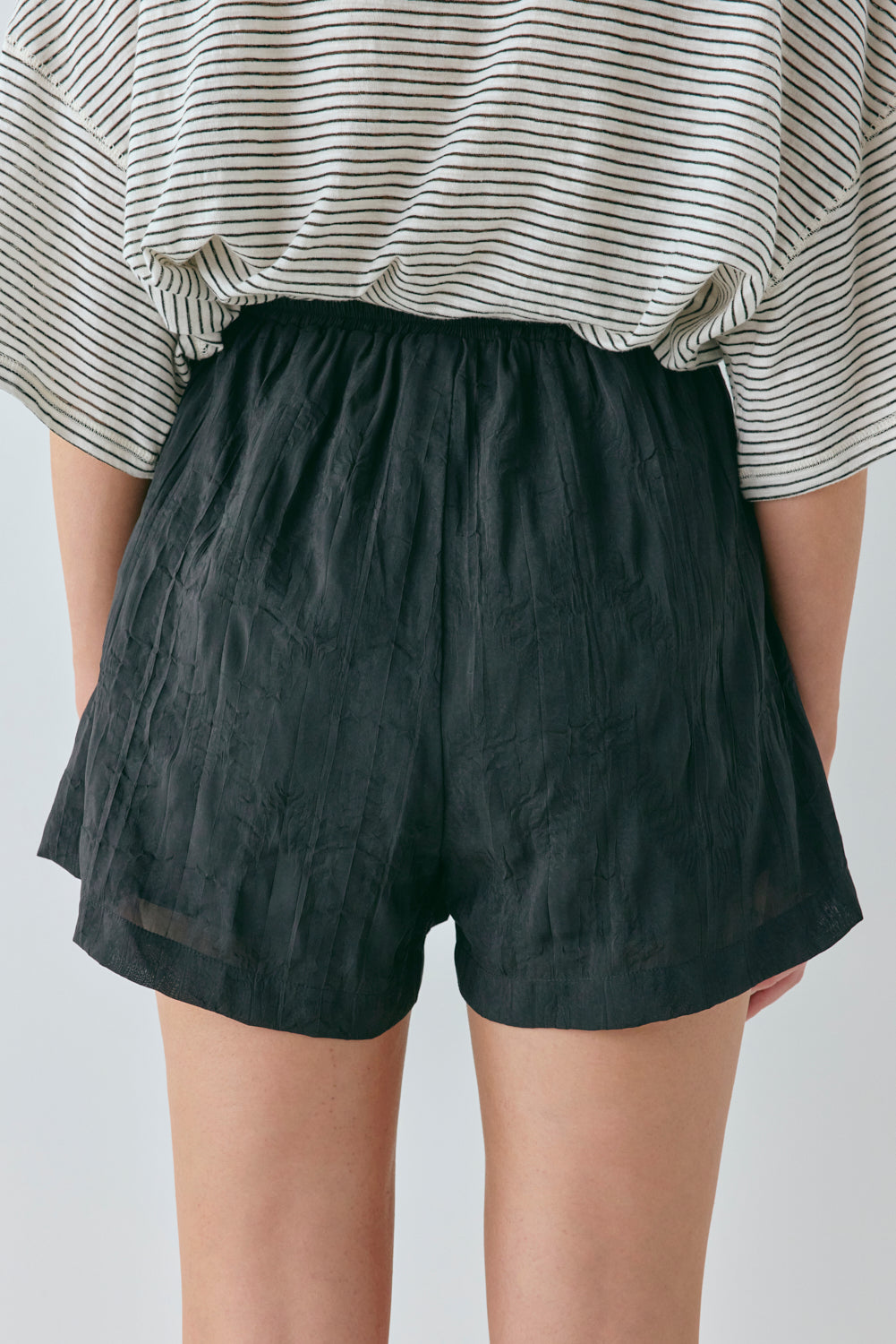 Annika Shorts Crinkle Black